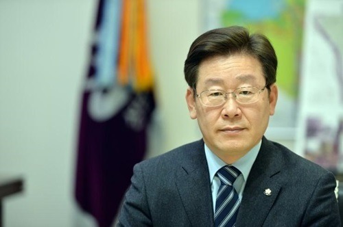 이재명 바람의 쇠락? 진보와 포퓰리즘의 어색한 만남